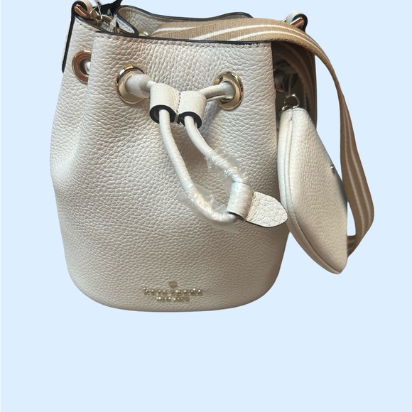 Kate Spade White Shoulder Bag with Drawstring Closure NWT 🚨LOW START🚨 - Picture 8 of 10